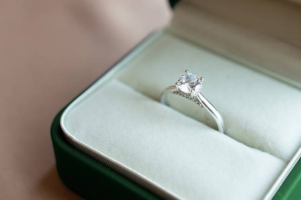 Les différentes formes de diamants pour les bagues de fiançailles